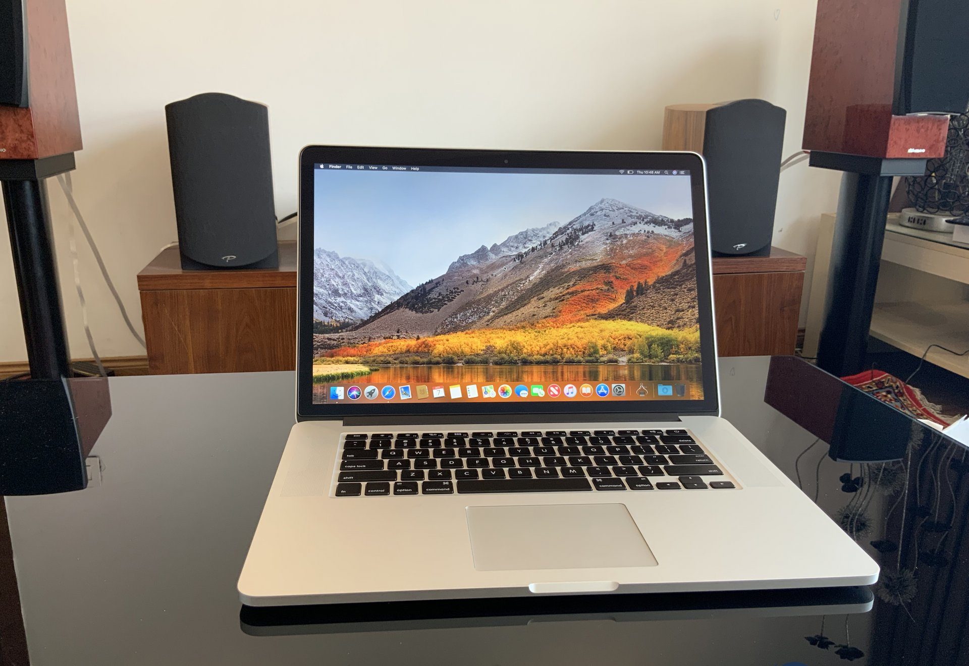 Macbook Pro 2015 được Apple trang bị vỏ nhôm nguyên khối