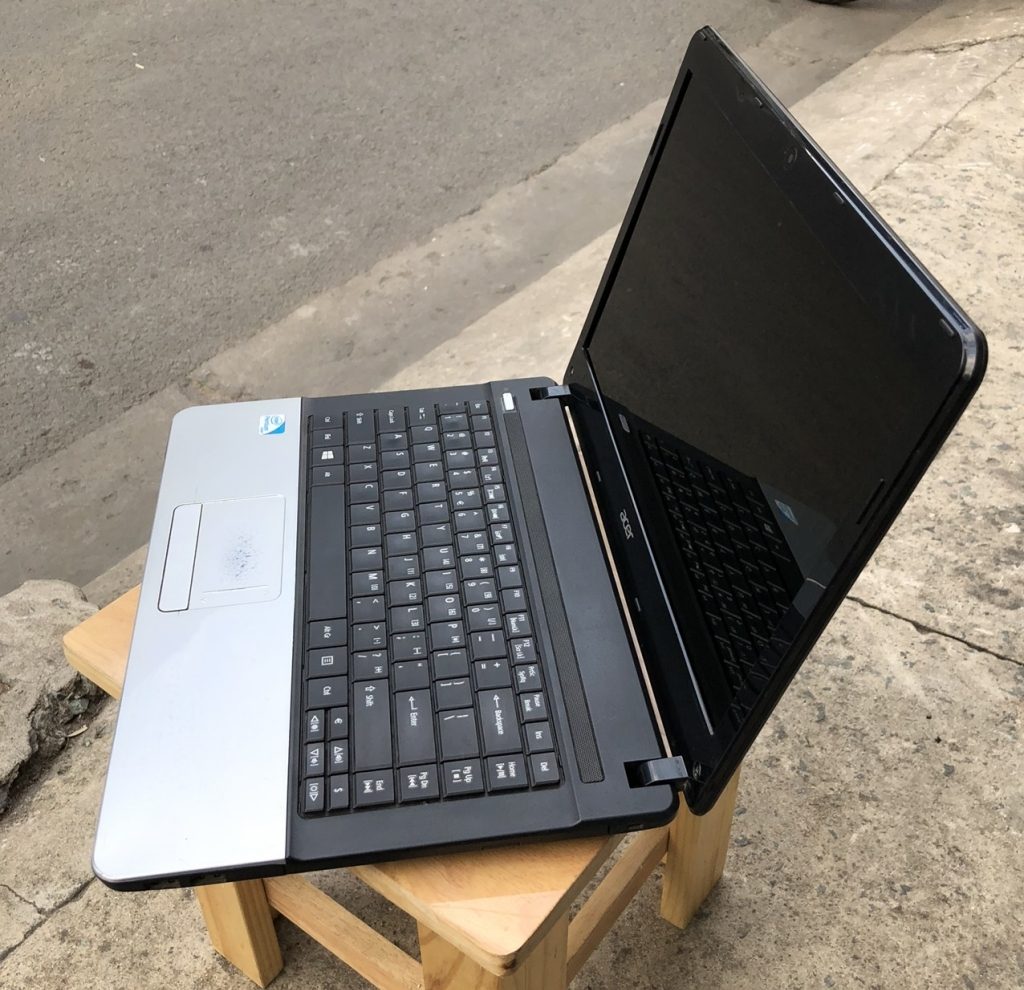 Laptop Acer E1 431 với thiết kế trẻ trung năng động