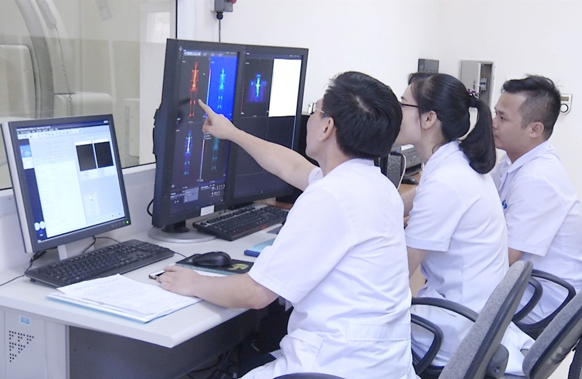 Tại Việt Nam, dịch vụ chăm sóc sức khỏe từ xa đang được mở rộng