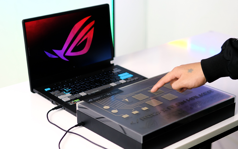 Laptop kết hợp giữa công nghệ và âm nhạc